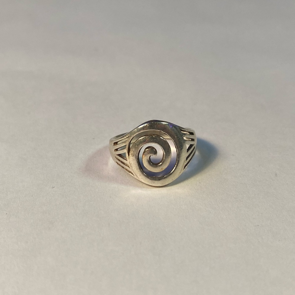 Unique Spiral Ring